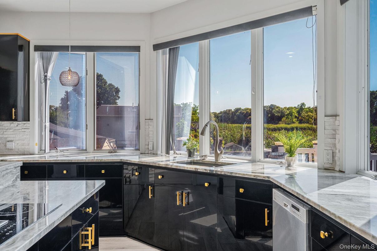 Interior, Kitchen, Pendant Lights, Stainless Steel Appliances