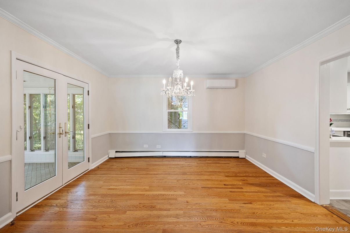 Chandelier, Empty room, Interior, Wood Texture Flooring