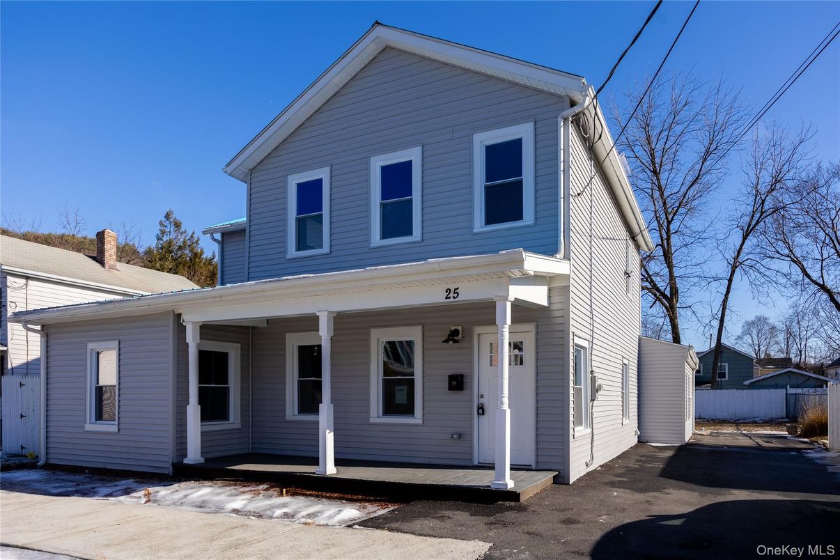 Exterior, Facade, Farmhouse