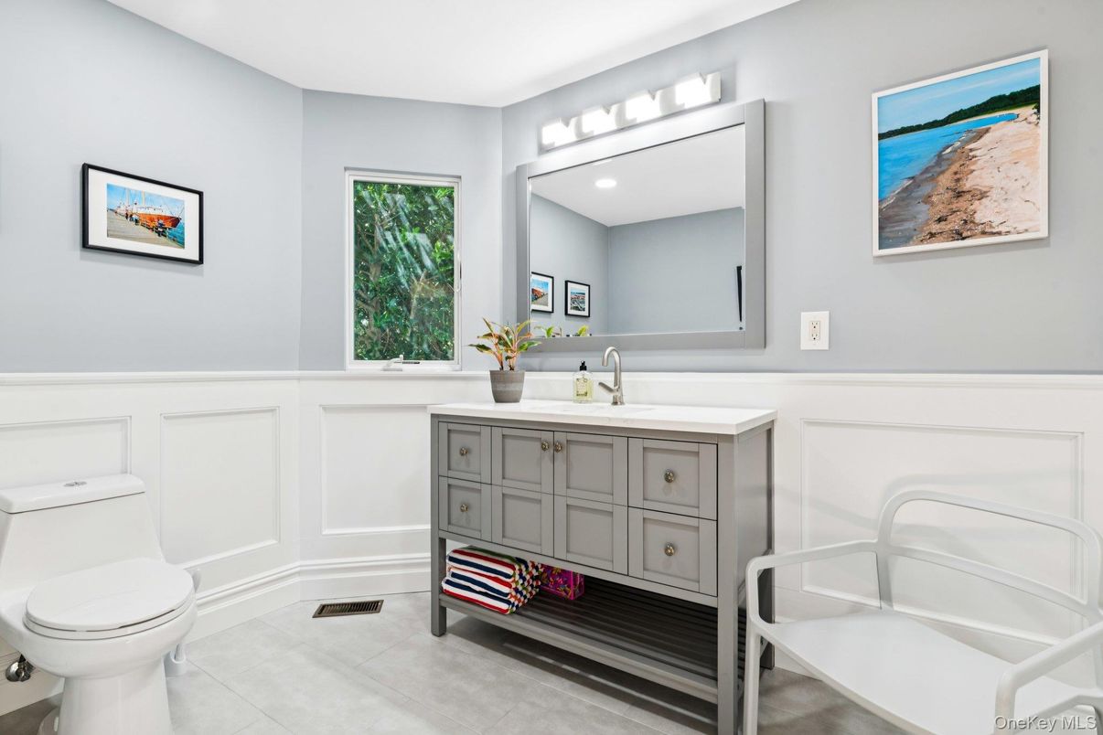 Bathroom, Interior, Recessed Lighting