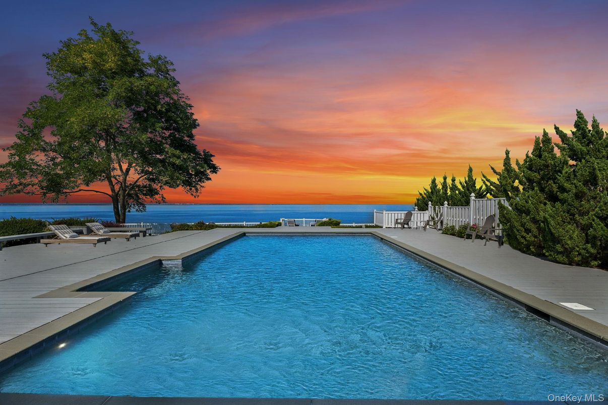 Exterior, Pool, Water