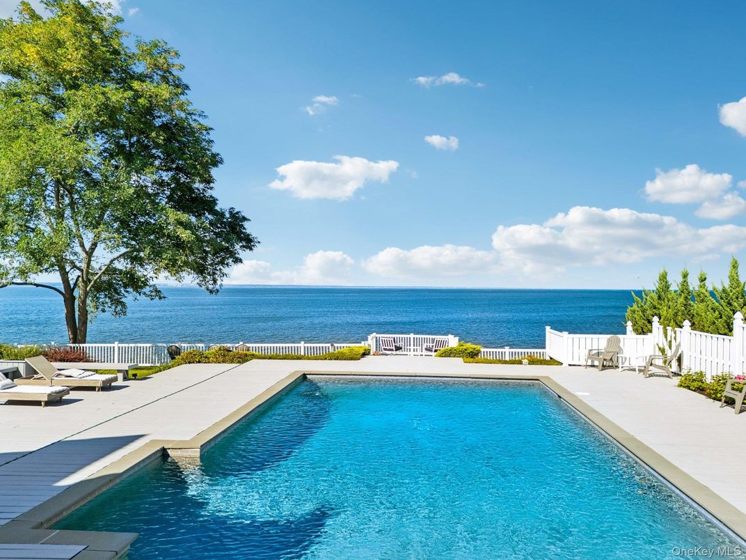 Exterior, Pool, Water