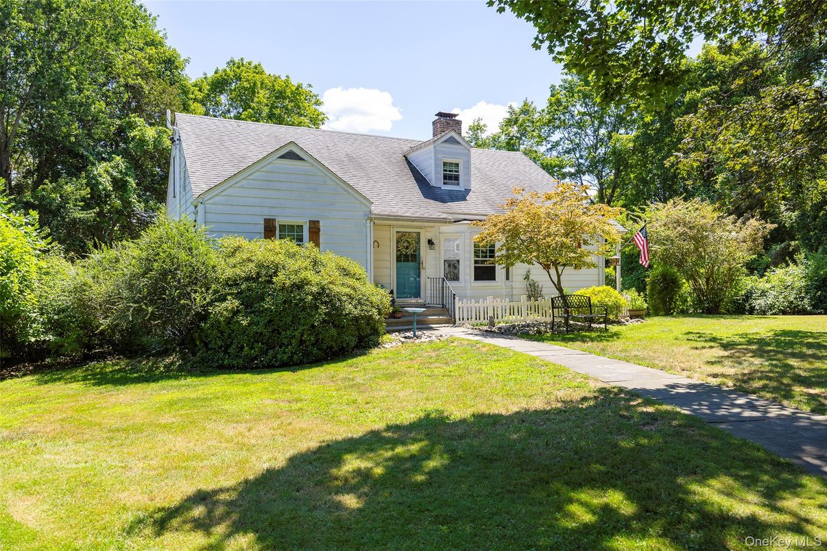 Backyard, Exterior, Facade, Cape Cod