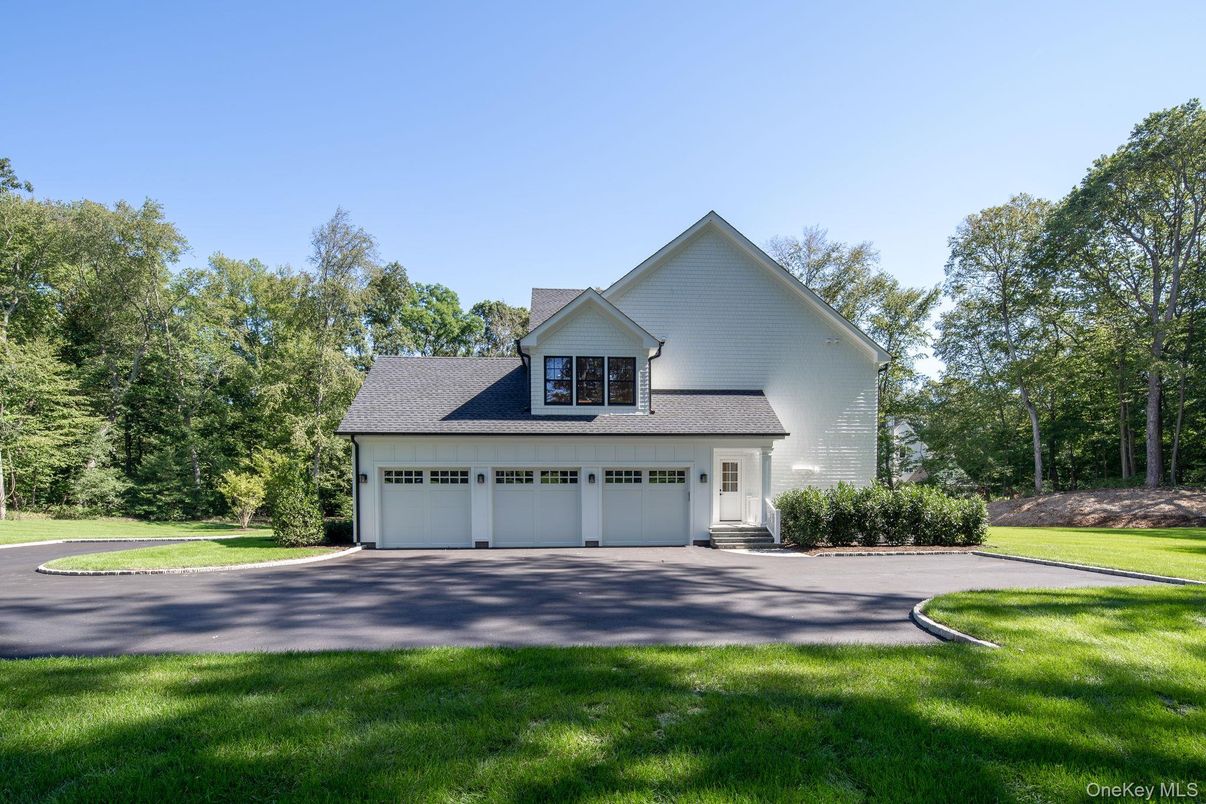Attached, Exterior, Facade, Farmhouse