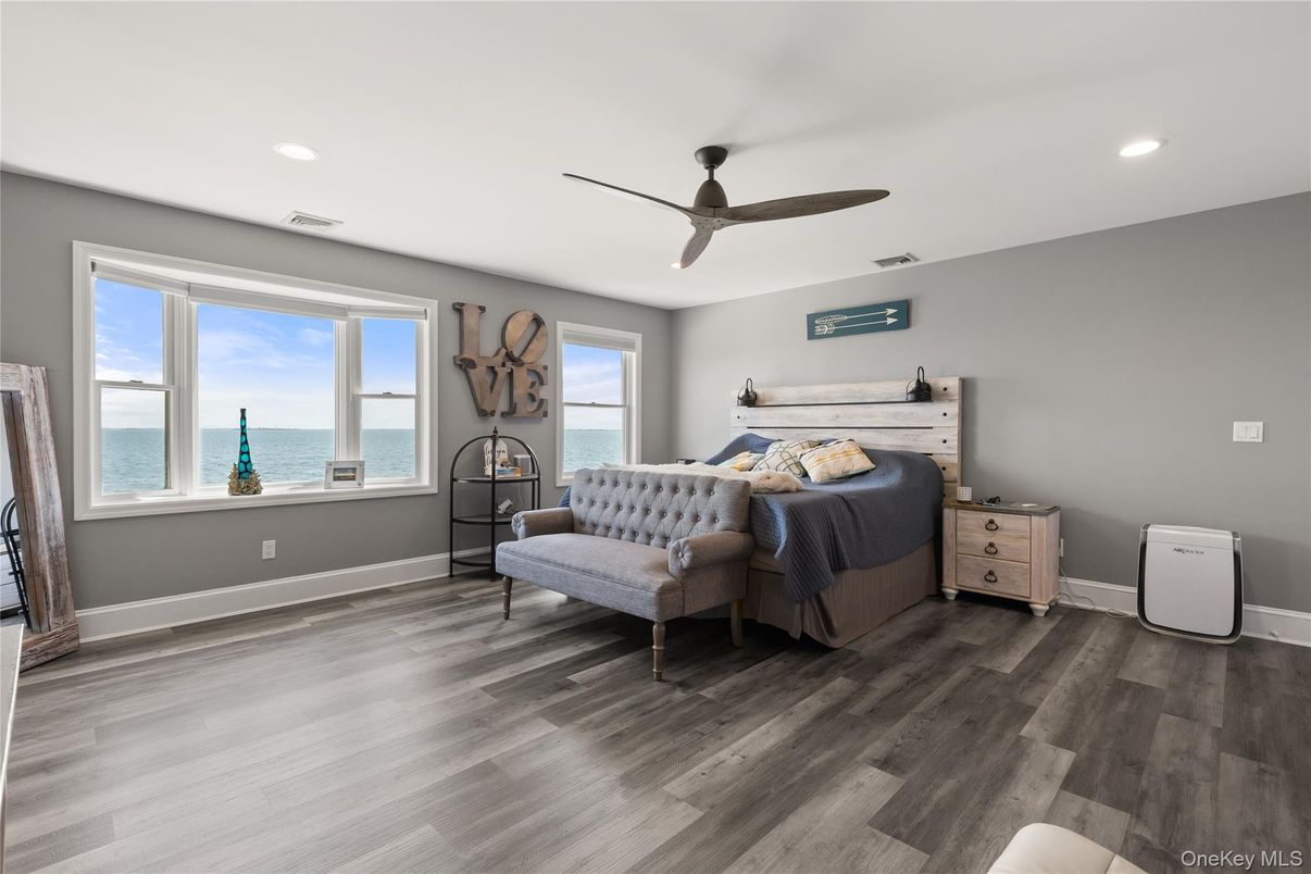 Bedroom, Interior, Recessed Lighting, Water, Wood Texture Flooring
