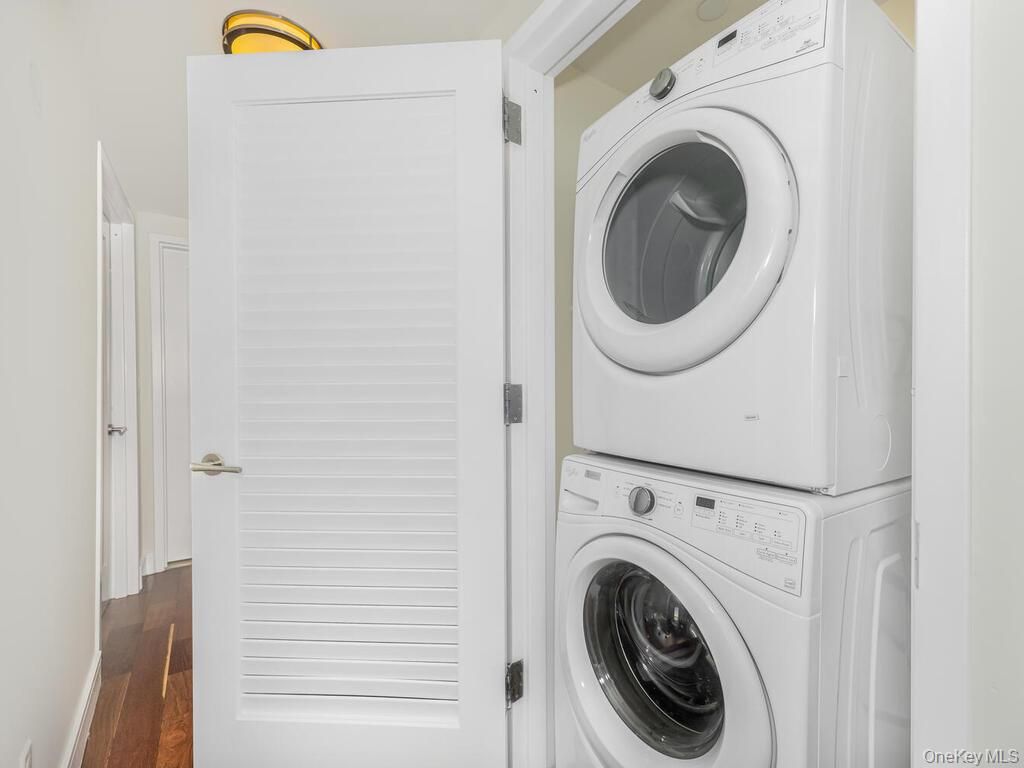 Interior, Utility Closets, Washer, Wood Texture Flooring