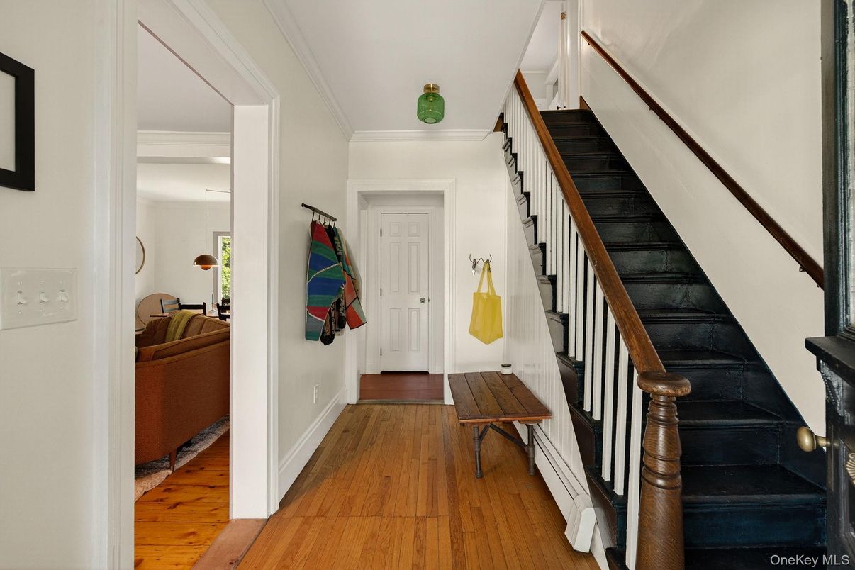 Interior, Pendant Lights, Wood Texture Flooring