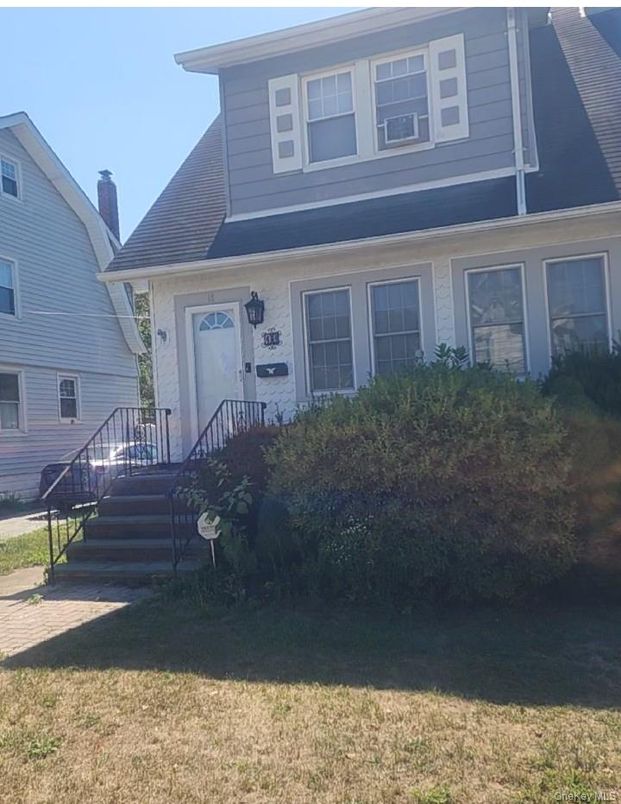 Exterior, Facade, Cape Cod