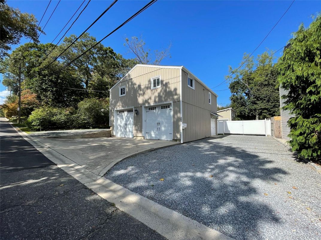 Detached Garage, Exterior