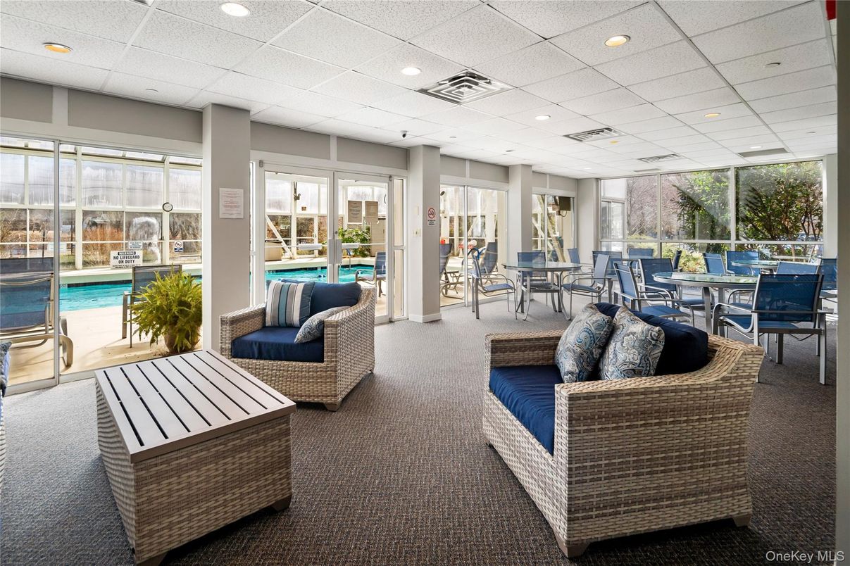 Dining room, Interior, Pool, Recessed Lighting