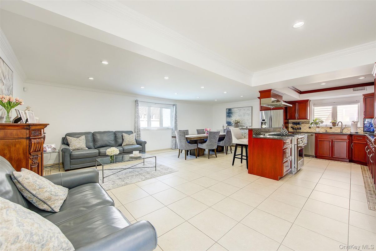 Dining room, Interior, Kitchen, Living room, Recessed Lighting