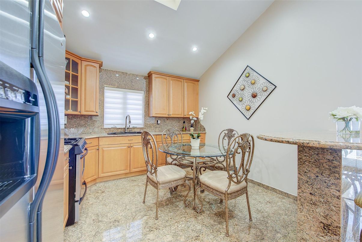Dining room, Interior, Kitchen, Recessed Lighting