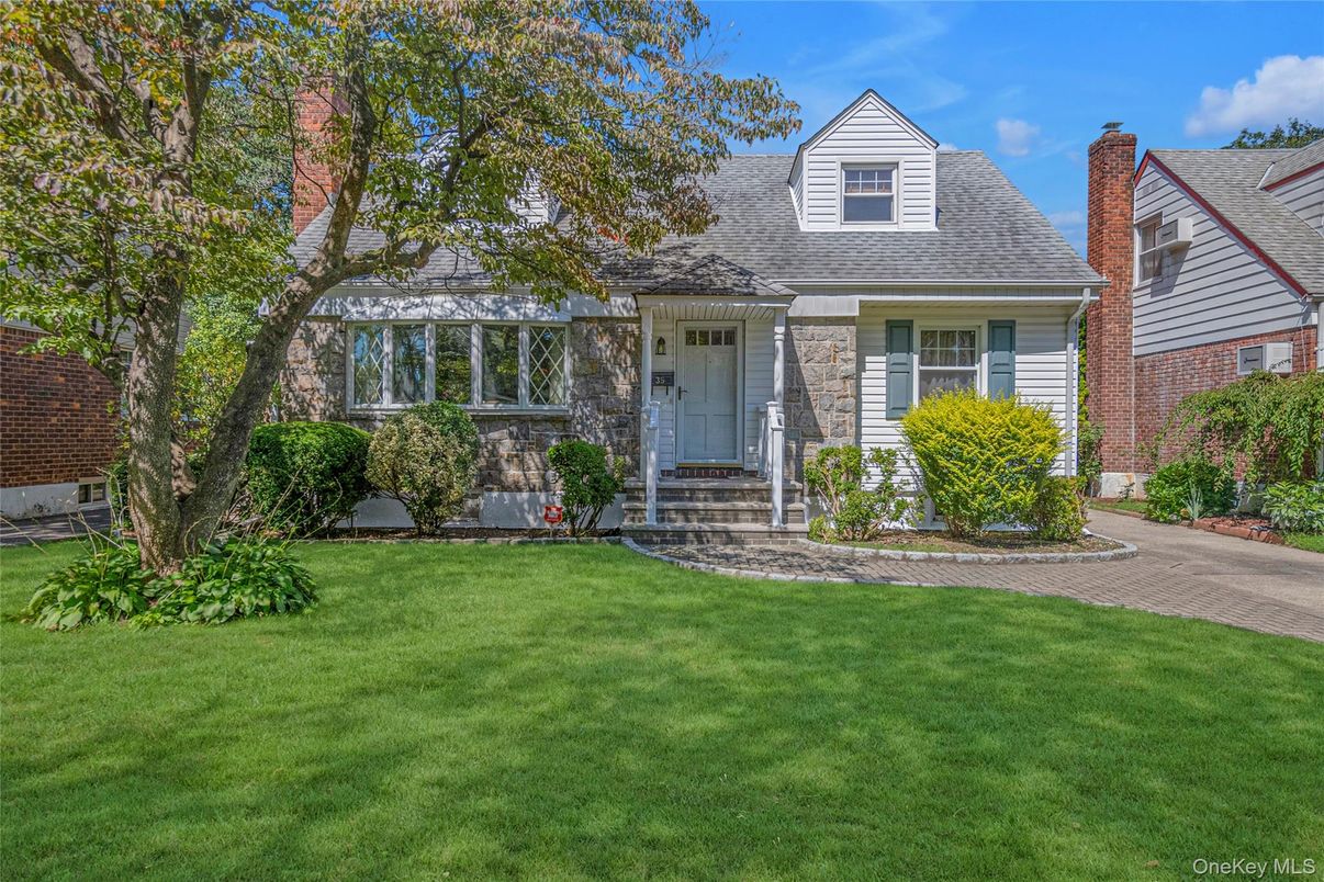 Exterior, Facade, Cape Cod