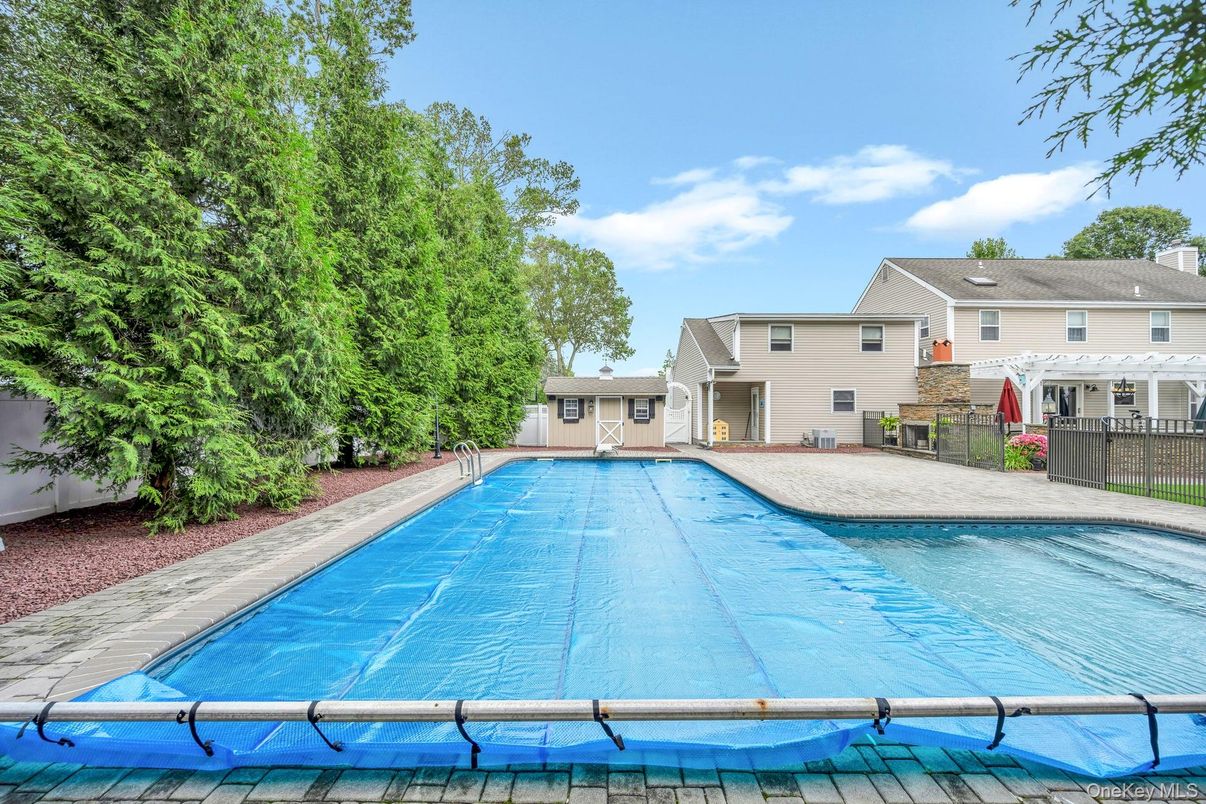 Exterior, Pool