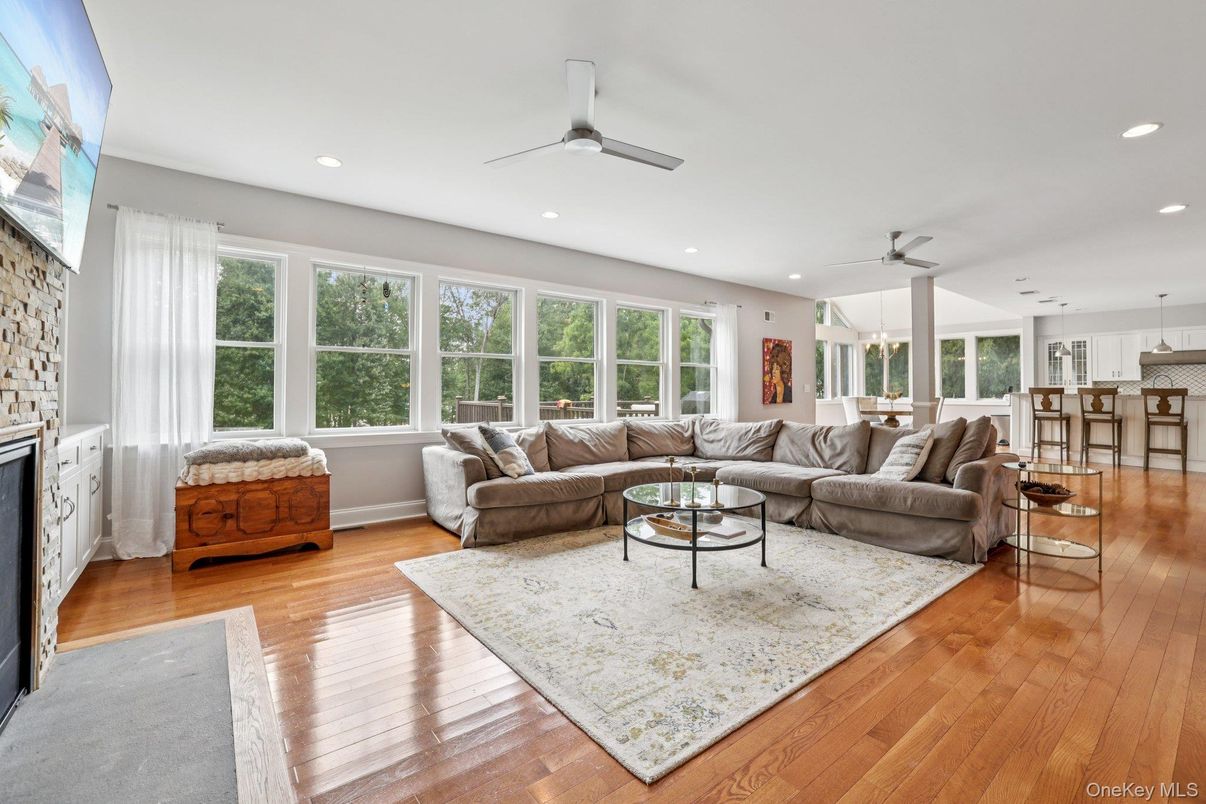 Fireplace, Interior, Living room, Pendant Lights, Recessed Lighting, Wood Texture Flooring