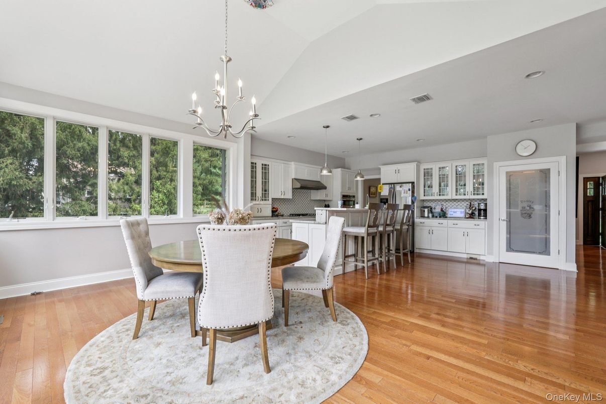 Chandelier, Dining room, Interior, Kitchen, Pendant Lights, Recessed Lighting, Wood Texture Flooring