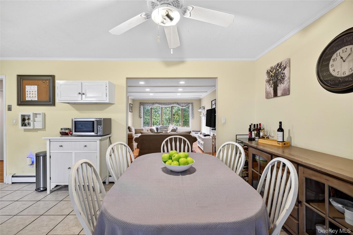 Dining room, Interior, Recessed Lighting