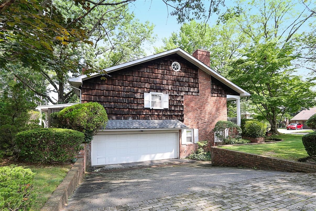 Attached, Exterior, Facade, Brick Facade, Brick Traditional