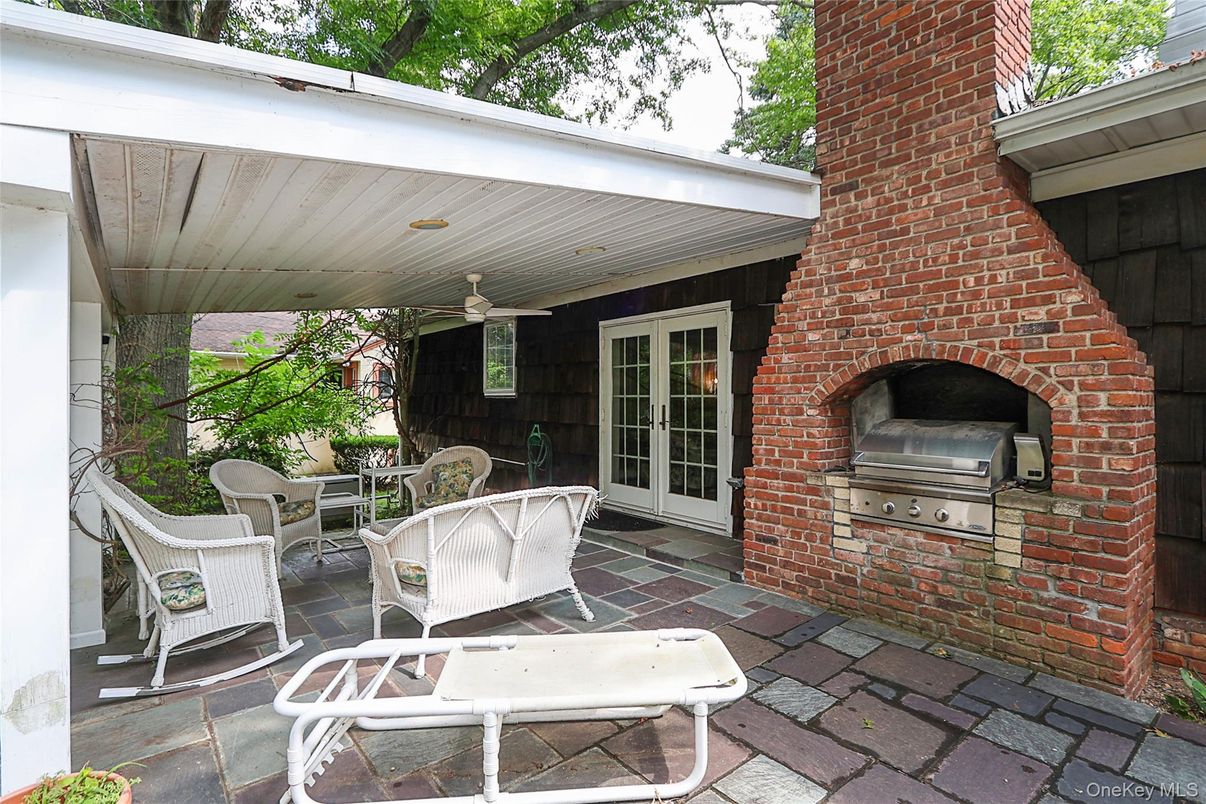 Exterior, Outdoor Kitchen