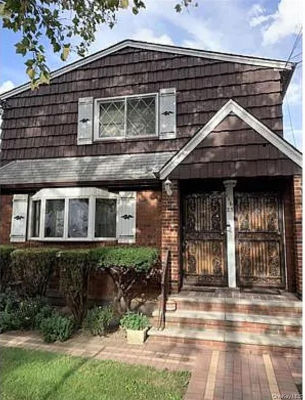 Exterior, Facade, Brick Facade, Cape Cod