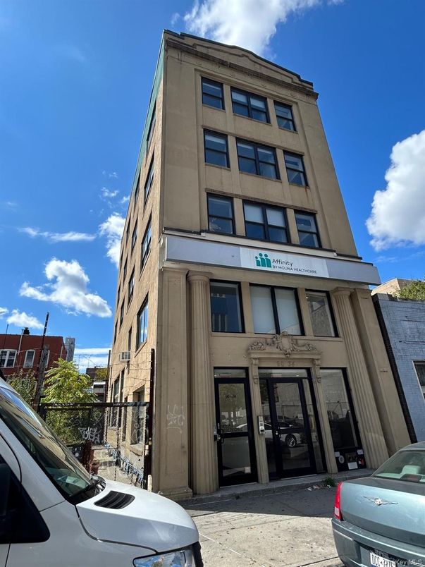 Exterior, Facade, Condo Building