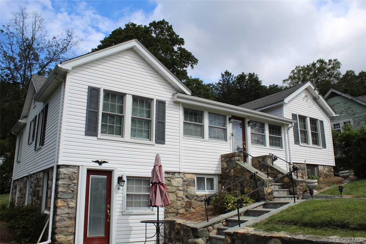 Exterior, Facade, Rowhouse