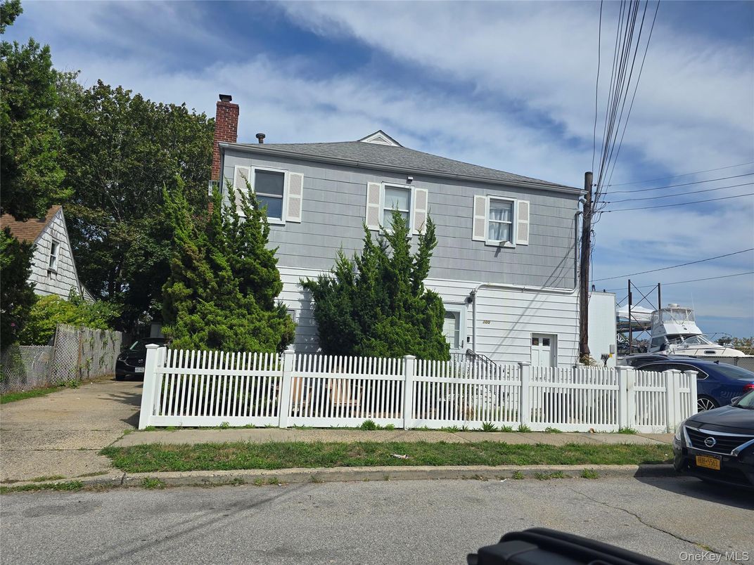 Exterior, Facade, Georgian