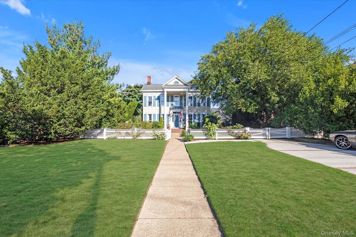 Backyard, Exterior, Facade, French Provincial