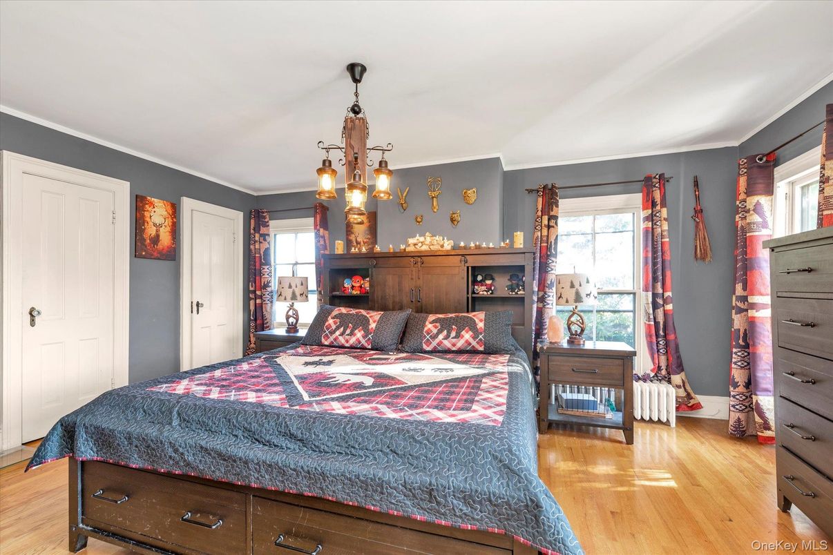 Bedroom, Interior, Pendant Lights, Wood Texture Flooring