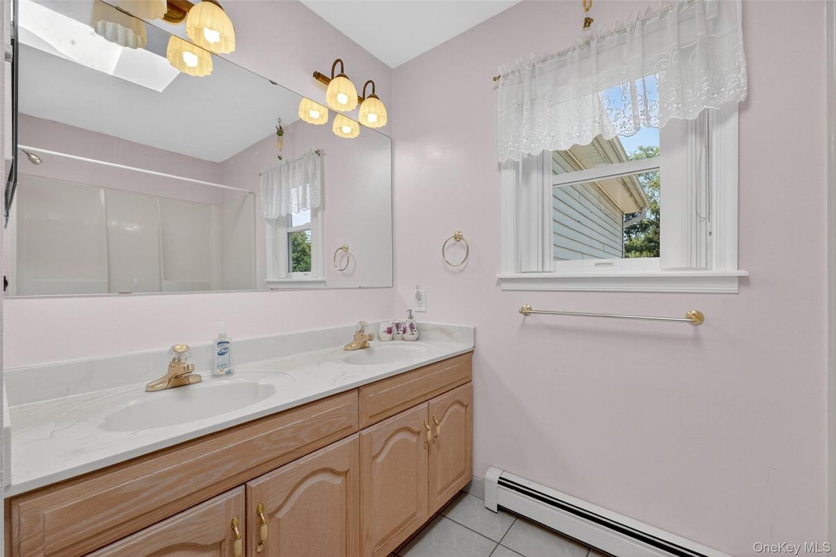 Bathroom, Dual Sink Vanities, Interior