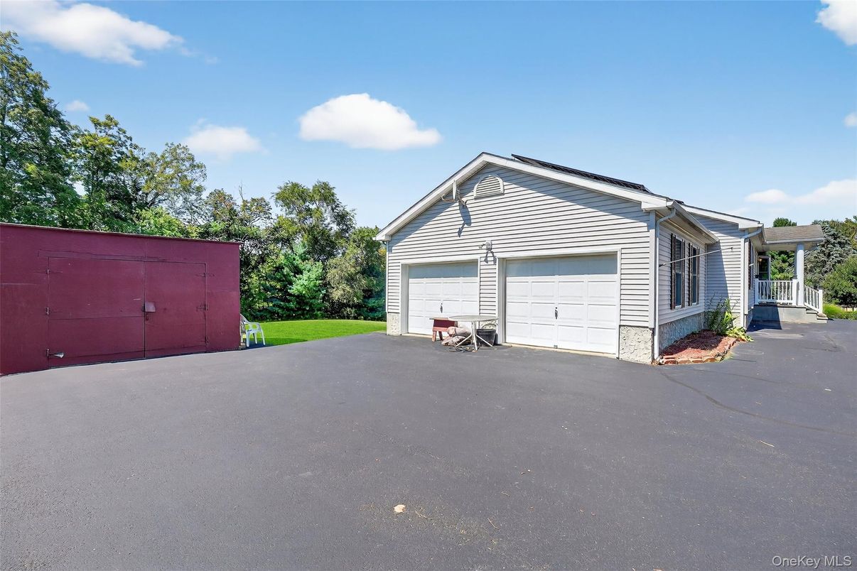 Detached Garage, Exterior