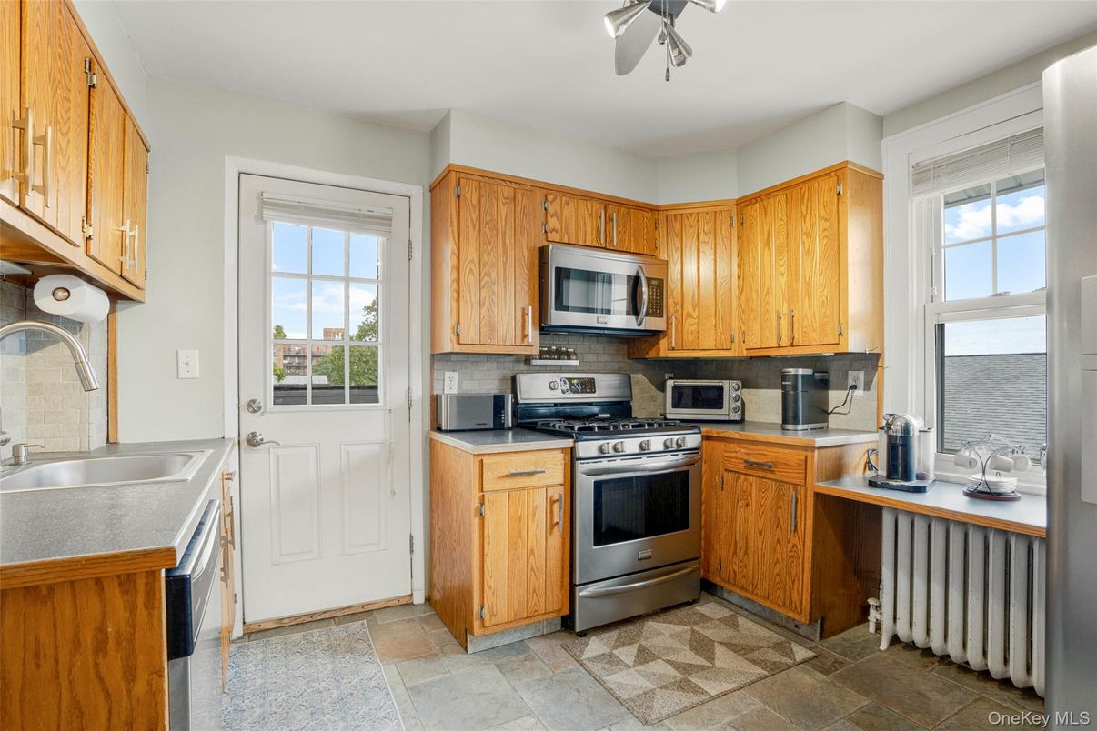 Interior, Kitchen, Stainless Steel Appliances