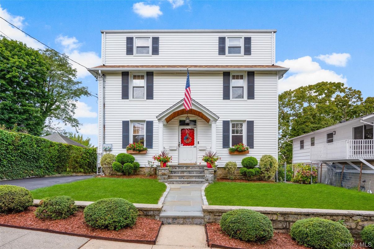 Exterior, Facade, Georgian