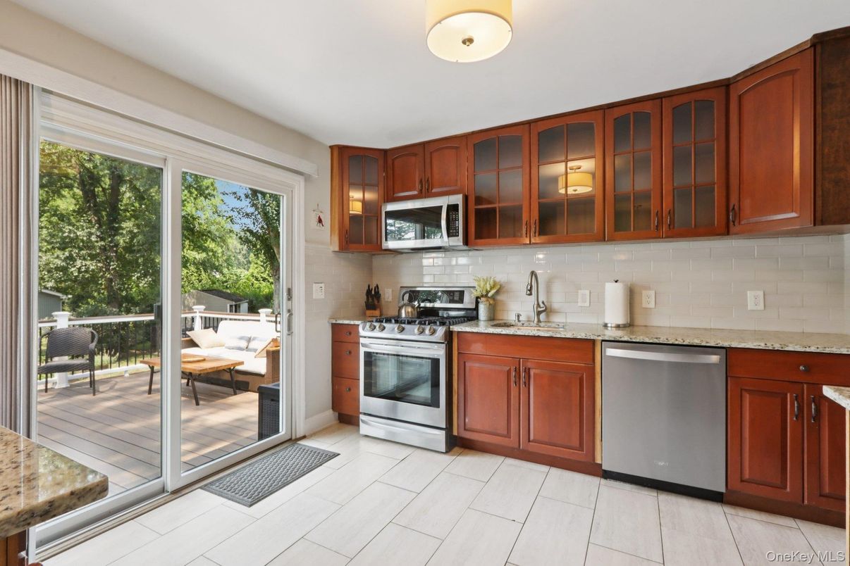 Interior, Kitchen, Stainless Steel Appliances