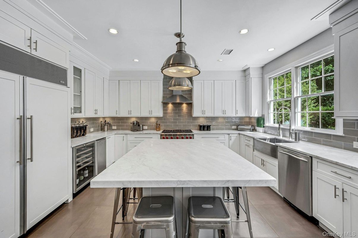 Interior, Kitchen, Pendant Lights, Recessed Lighting, Stainless Steel Appliances