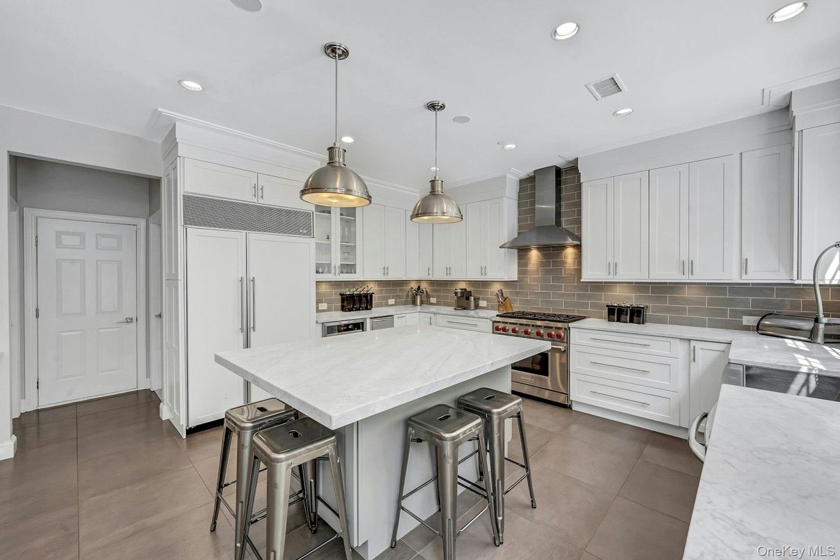 Interior, Kitchen, Pendant Lights, Recessed Lighting, Stainless Steel Appliances