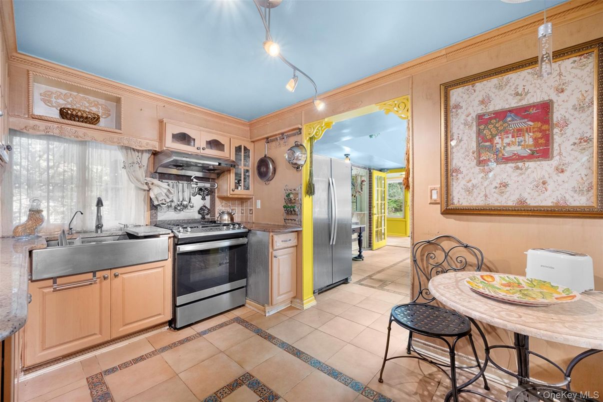 Dining room, Interior, Kitchen, Stainless Steel Appliances