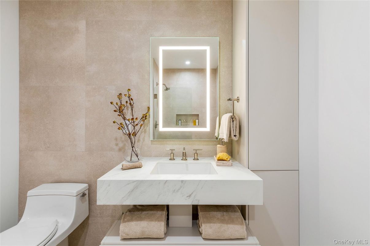 Bathroom, Interior, Recessed Lighting