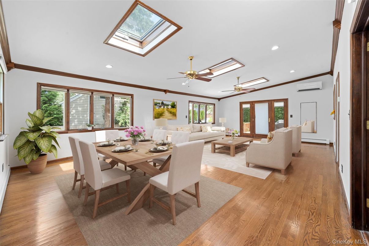 Dining room, Interior, Living room, Recessed Lighting, Wood Texture Flooring