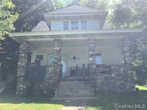 Exterior, Facade, American Foursquare