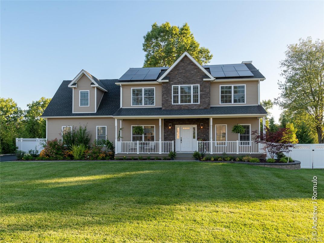 Exterior, Facade, Solar Panels, Farmhouse