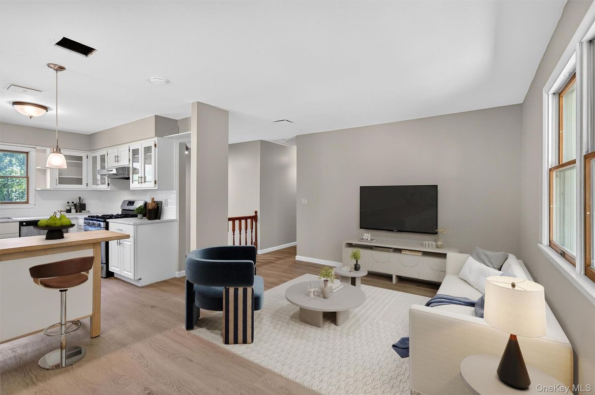 Interior, Kitchen, Living room, Pendant Lights, Stainless Steel Appliances, Wood Texture Flooring