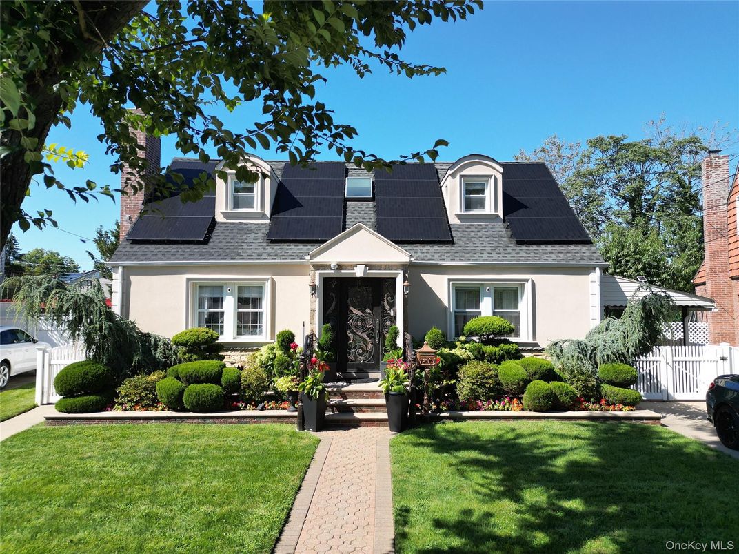 Exterior, Facade, Solar Panels, Cape Cod