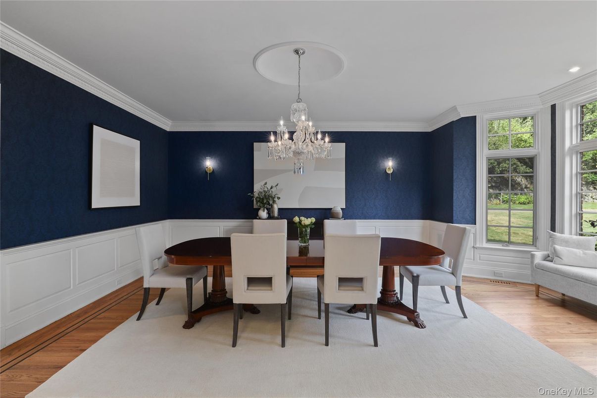 Chandelier, Dining room, Interior, Recessed Lighting, Wood Texture Flooring