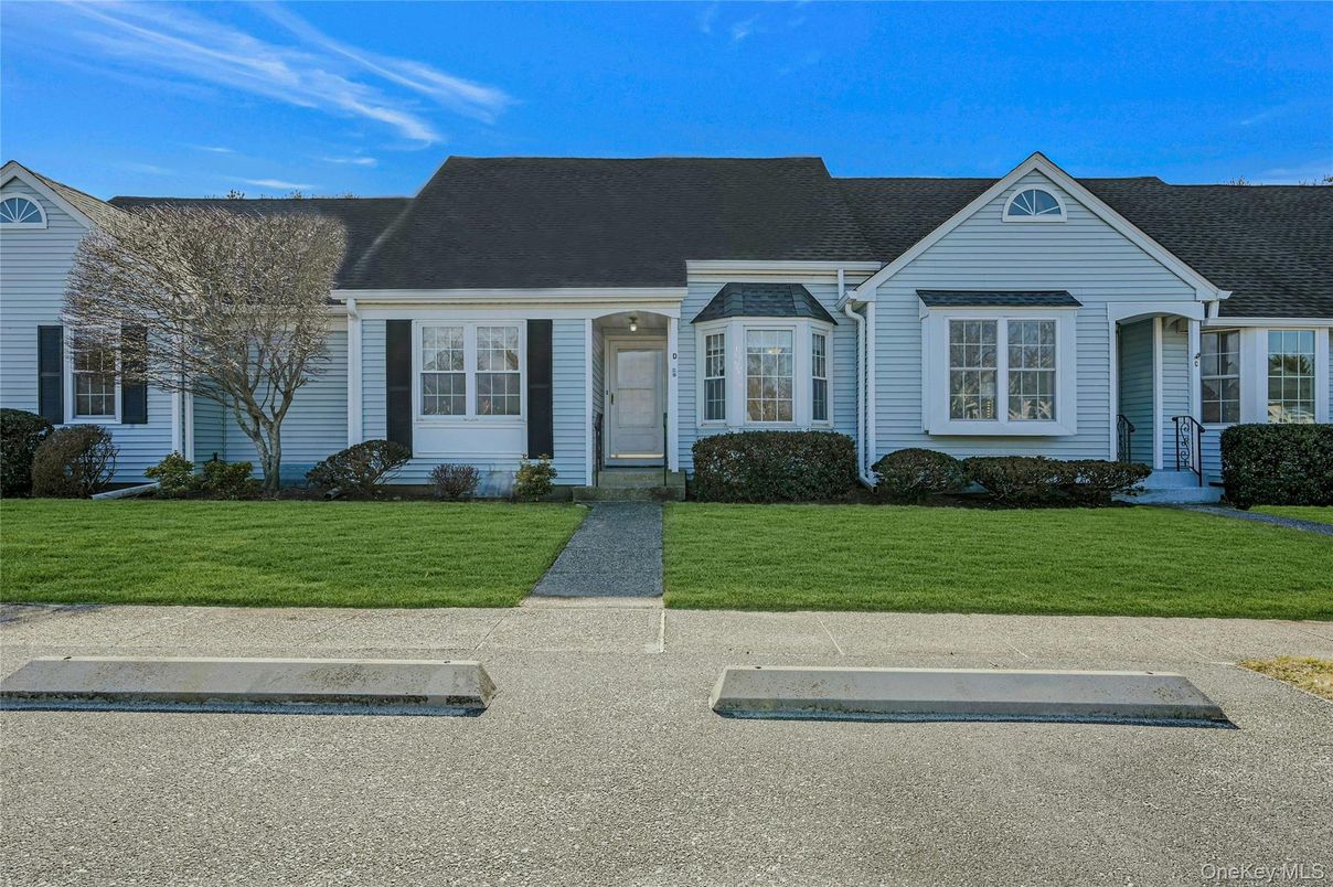 Exterior, Facade, Farmhouse
