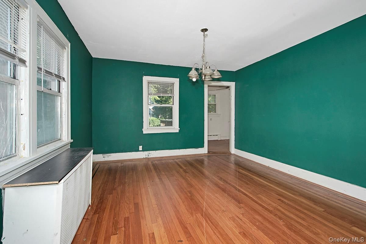 Empty room, Interior, Pendant Lights, Wood Texture Flooring