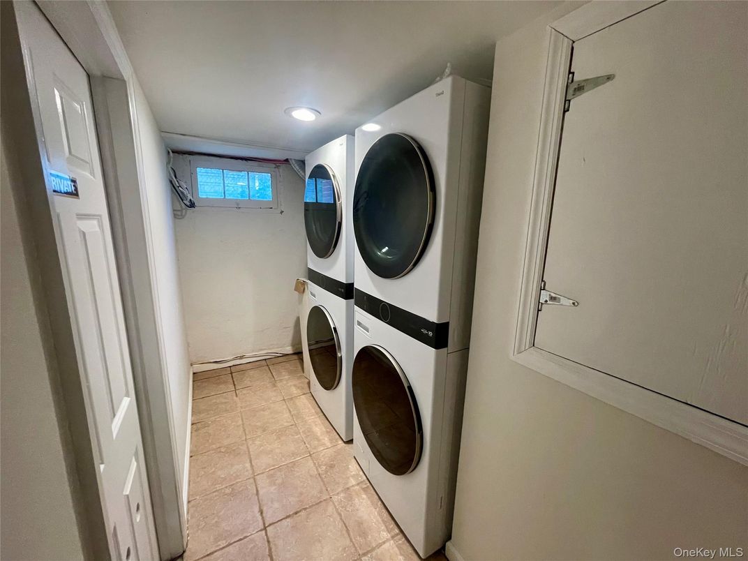 Interior, Recessed Lighting, Utility Closets, Washer