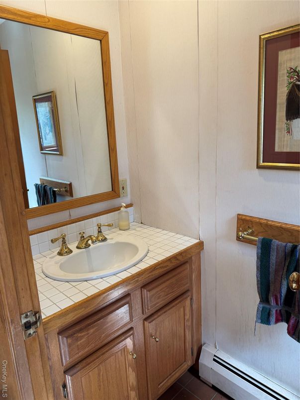Bathroom, Interior, Tile Countertops