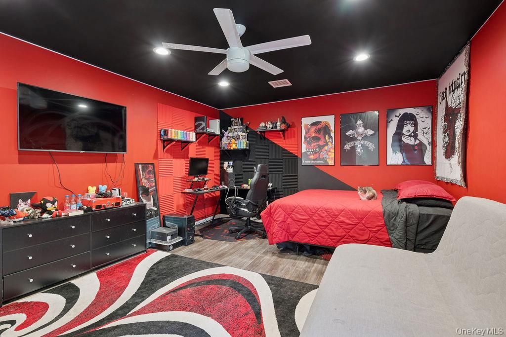 Bedroom, Home Office, Interior, Recessed Lighting, Wood Texture Flooring