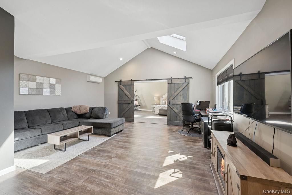 Home Office, Interior, Living room, Recessed Lighting, Wood Texture Flooring